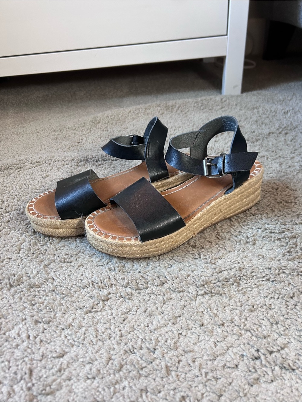 Universal Thread Black Leather Espadrille Platform Sandals